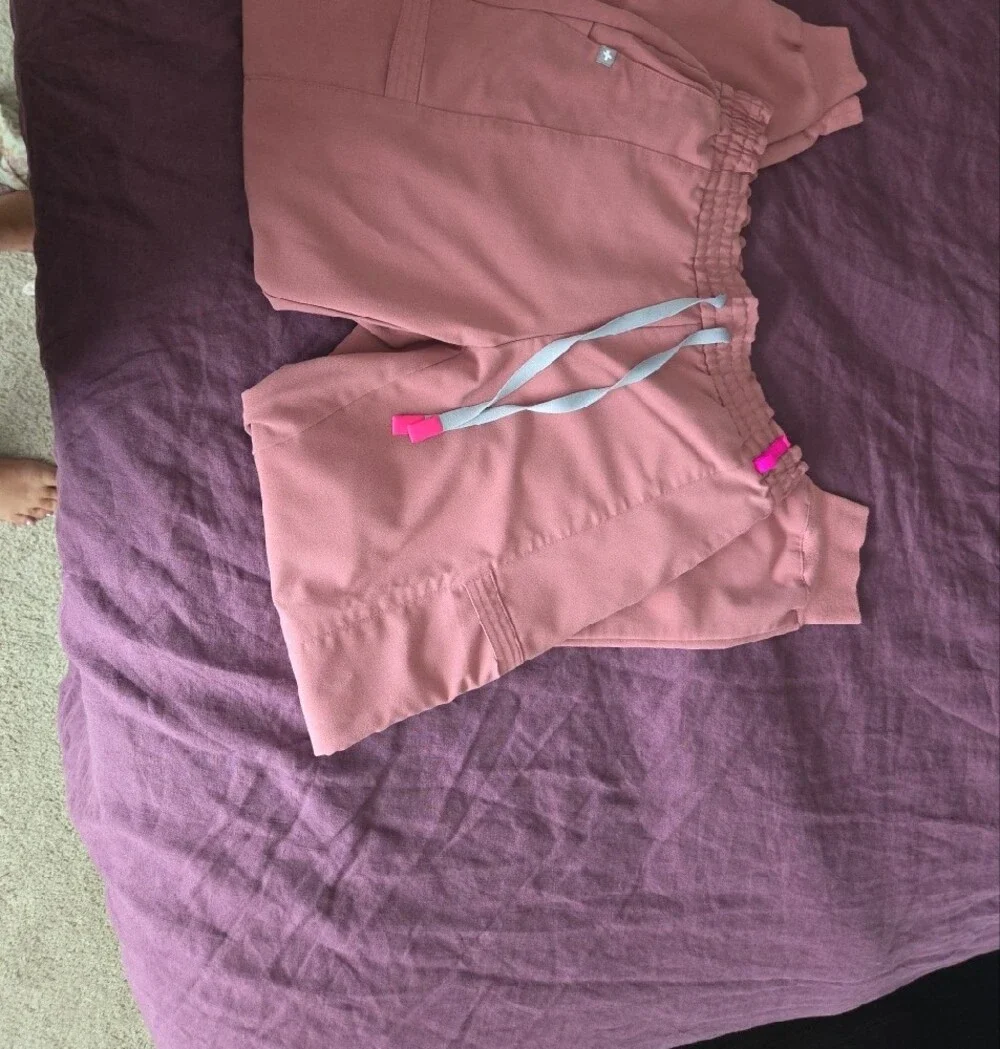 Figs Dusty Rose Scrub Set - Top & Joggers